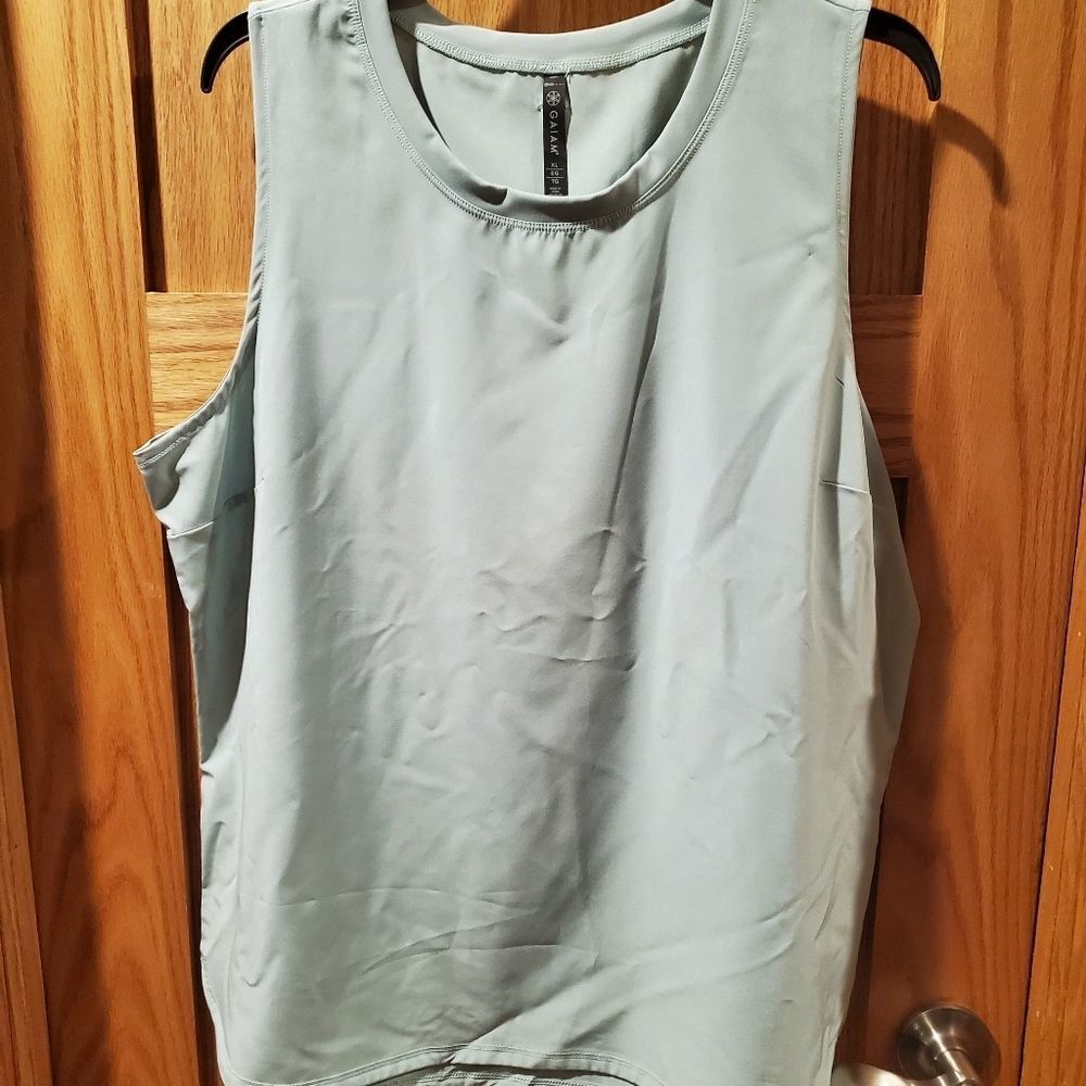 Women's Gaiam Journey Featherlight Tank- Sage Green- NWT